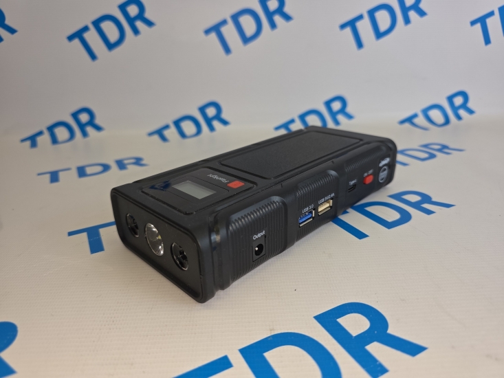 BLY-B8 Пуско зарядное устройство 180х80х40мм 15000мАч