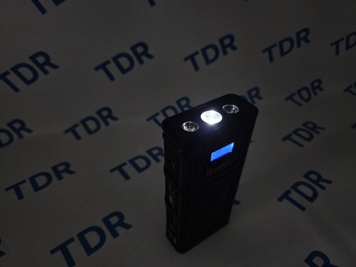 BLY-B8 Пуско зарядное устройство 180х80х40мм 15000мАч