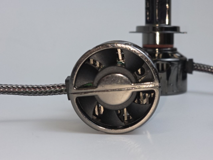 0240477504 Комплект светодидных ламп SVS H7/H18 серии WildLight (4775CSP/11000Lm/6000K/12V/100W/кулер)