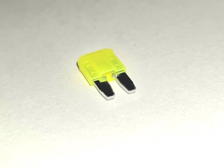 904920 Предохранитель MICRO2 20А (9,1x3,8мм,h15,3) APF-105