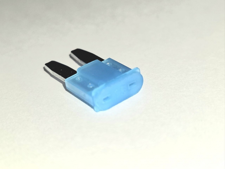 904919 Предохранитель MICRO2 15А (9,1x3,8мм,h15,3) APF-105