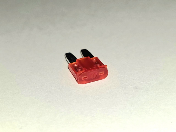 904918 Предохранитель MICRO2 10А (9,1x3,8мм,h15,3) APF-105