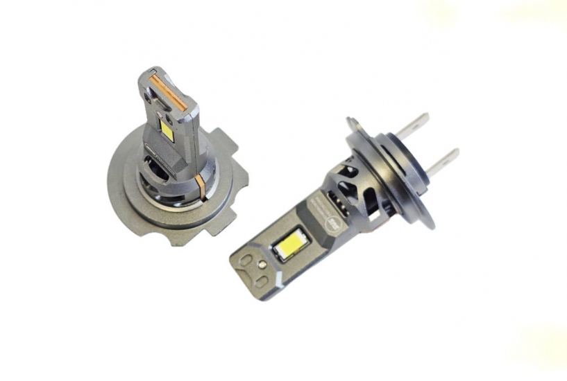 Комплект светодиодных ламп SVS H7/H18 серии Compact Light (3570CSP/3000Lm/6000K/12V/30W,кулер)