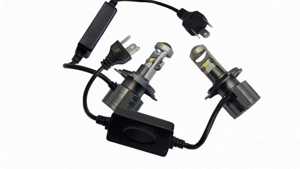 Лампа освещения головного света для автомобиля FA80-H4